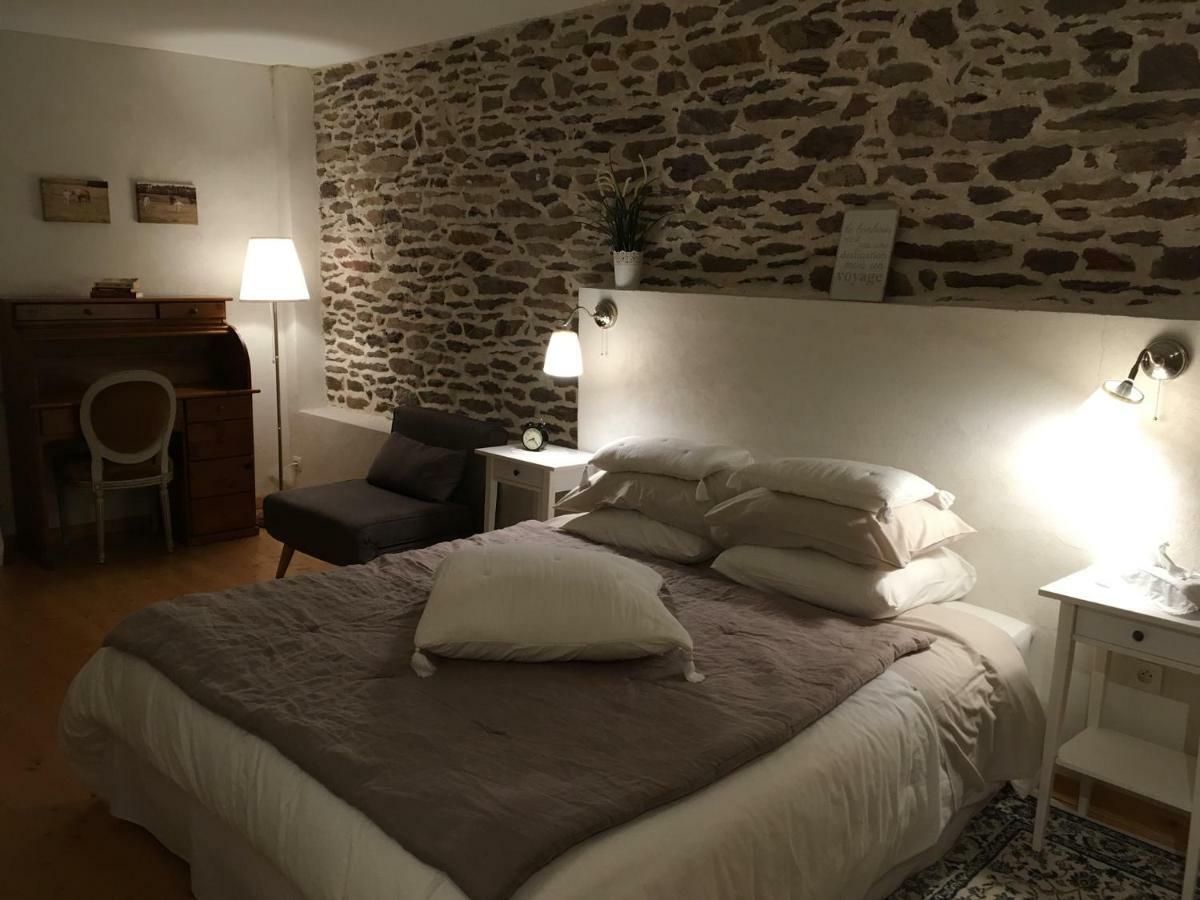 Saint-Malon-sur-Mel Les Bouyeres Bed & Breakfast エクステリア 写真